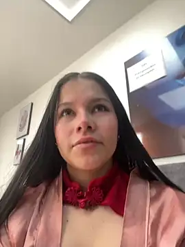 Snapshot of violettabond chatting on 4, 11, 2025 violettabond online show from 4, 11, 2025