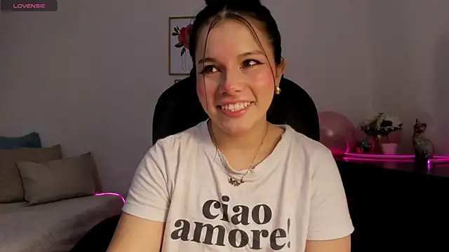 Snapshot of violettabond chatting on 12, 11, 2025 violettabond online show from 12, 11, 2025