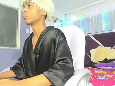 Snapshot of Santy_bigcock_01 chatting on 9, 11, 2025 Santy bigcock 01 online show from 9, 11, 2025