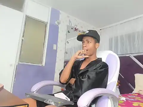 Snapshot of Santy_bigcock_01 chatting on 20, 11, 2025 Santy bigcock 01 online show from 20, 11, 2025