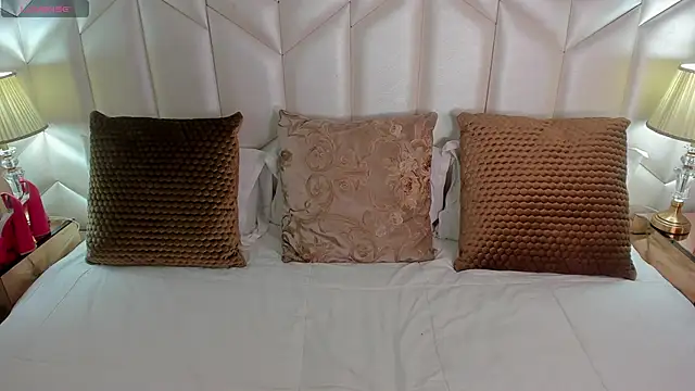 Bella  carther online show from 10, 11, 2025