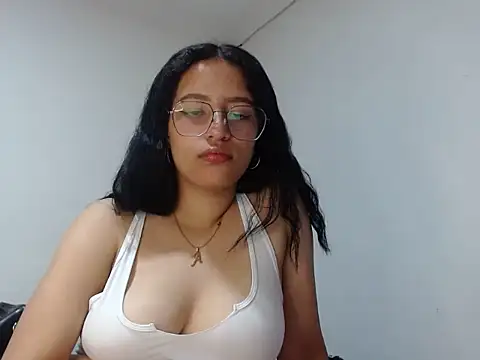 Snapshot of _Kassandra9 chatting on 7, 11, 2025 Kassandra9 online show from 7, 11, 2025