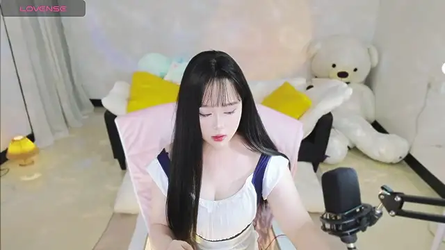 Nina37 online show from 8, 1, 2026