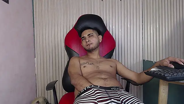 Snapshot of Cat_2_ chatting on 8, 11, 2025 Cat 2 online show from 8, 11, 2025