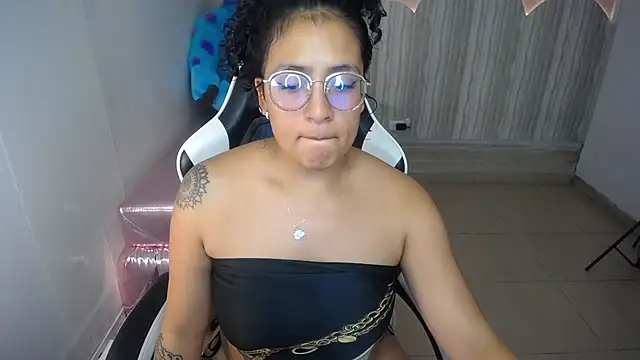 Snapshot of tamara_brown_t chatting on 16, 12, 2025 tamara brown t online show from 16, 12, 2025