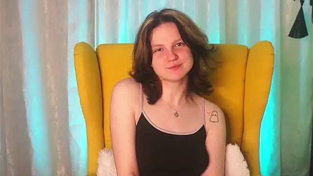 LatinaHuguenin online show from 8, 3, 2026