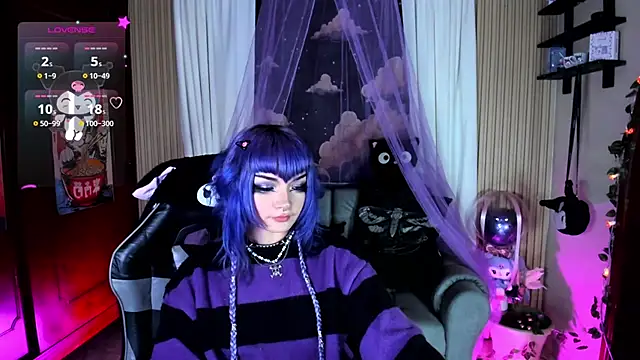 Snapshot of ravencollen chatting on 11, 7, 2026 ravencollen online show from 11, 7, 2026