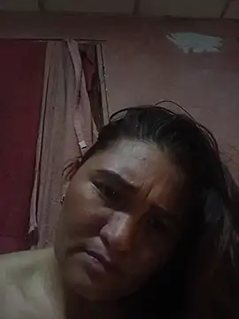 Leona-Pig online show from 4, 12, 2025