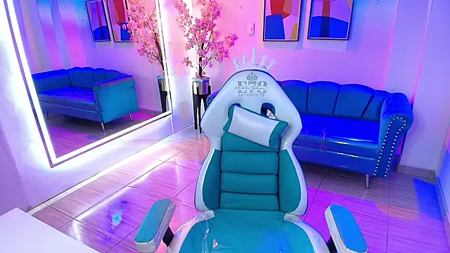 Snapshot of Alondra_gomexxx chatting on 8, 11, 2025 Alondra gomexxx online show from 8, 11, 2025