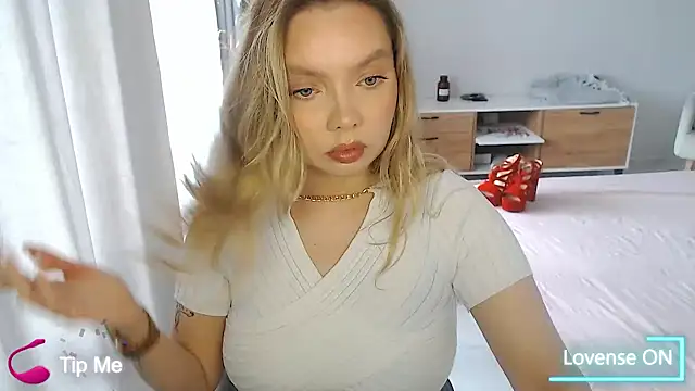 PolinaXXXXJones online show from 30, 4, 2026