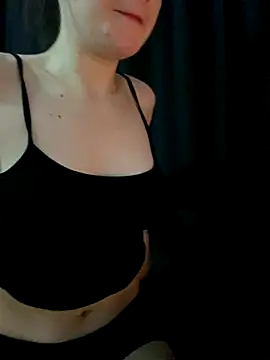 Snapshot of shrie_beverly00 chatting on 24, 11, 2025 shrie beverly00 online show from 24, 11, 2025