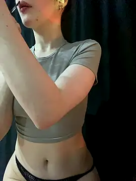 Snapshot of shrie_beverly00 chatting on 26, 11, 2025 shrie beverly00 online show from 26, 11, 2025