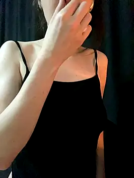 Snapshot of shrie_beverly00 chatting on 1, 12, 2025 shrie beverly00 online show from 1, 12, 2025