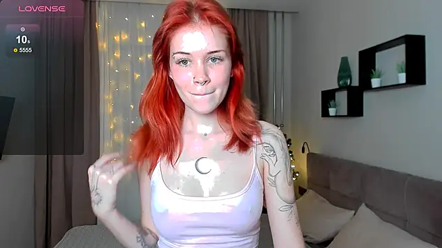 Snapshot of alice_with_freckles chatting on 29, 11, 2025 alice with freckles online show from 29, 11, 2025