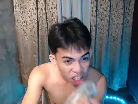 Urhotsilverboy online show from 3, 12, 2025