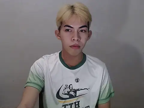 Urhotsilverboy online show from 8, 6, 2026