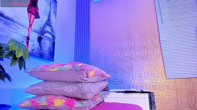 Snapshot of valen_gill chatting on 14, 12, 2025 valen gill online show from 14, 12, 2025