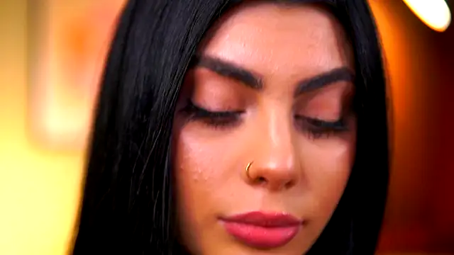 RavennaDArcy online show from 26, 11, 2025