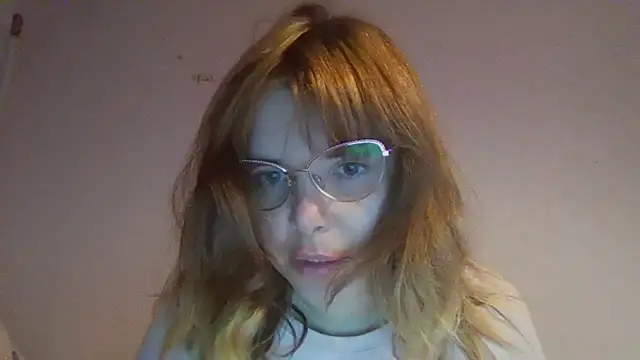 Snapshot of HornyElena chatting on 24, 11, 2025 HornyElena online show from 24, 11, 2025