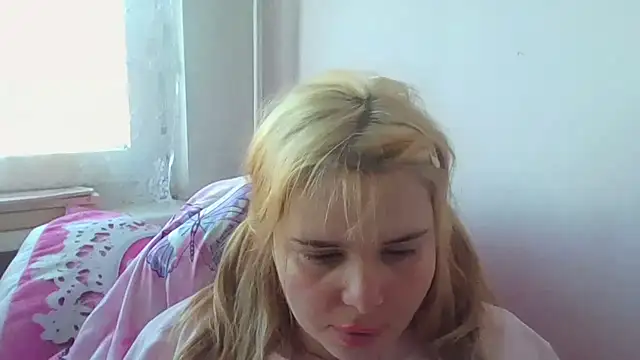 Snapshot of HornyElena chatting on 19, 1, 2026 HornyElena online show from 19, 1, 2026