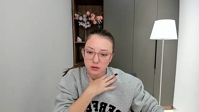 Snapshot of MarguriteNorwood chatting on 6, 11, 2025 MarguriteNorwood online show from 6, 11, 2025