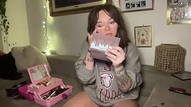 angelgirl98 online show from 16, 12, 2025