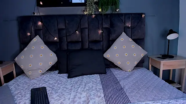 AnaVoss   online show from 18, 11, 2025