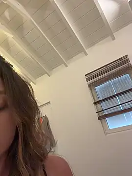 lounaaxangel online show from 5, 4, 2026