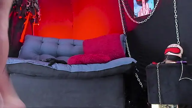 KatrinaStone online show from 17, 4, 2026