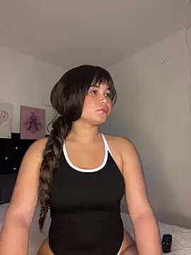 LoliitaBennett online show from 5, 4, 2026