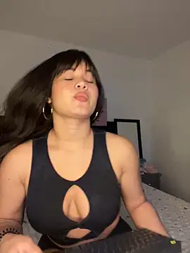 LoliitaBennett online show from 8, 5, 2026
