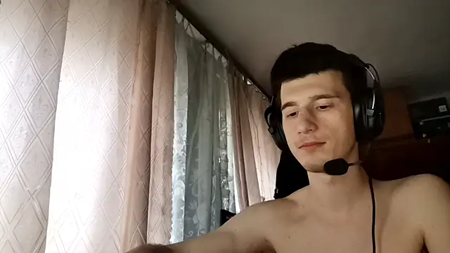 JamesLagerfeld online show from 21, 12, 2025