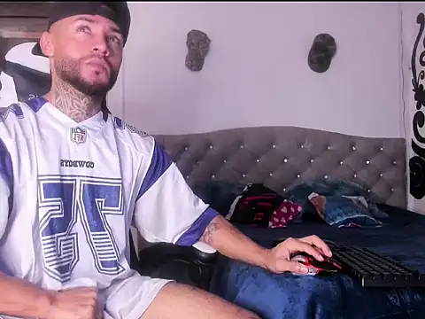 couple-hothot online show from 21, 12, 2025