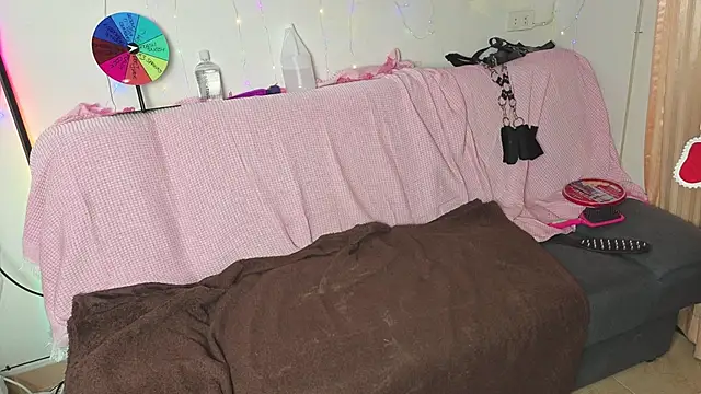 Snapshot of JadeStarUK chatting on 27, 11, 2025 JadeStarUK online show from 27, 11, 2025