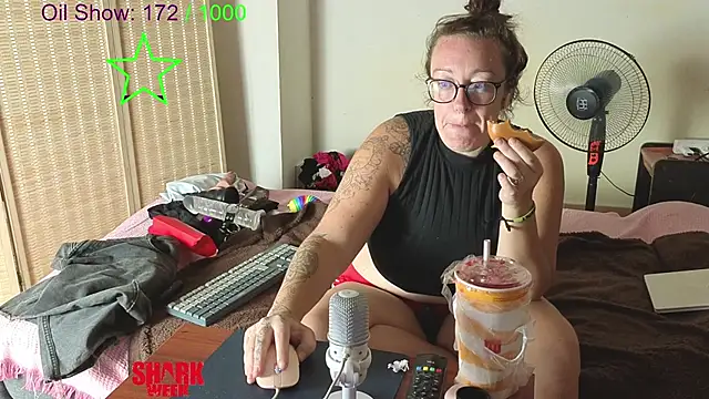 Snapshot of JadeStarUK chatting on 23, 4, 2026 JadeStarUK online show from 23, 4, 2026