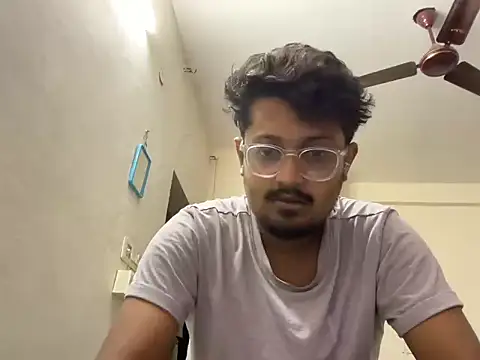 Snapshot of Your_yash2 chatting on 4, 7, 2026 Your yash2 online show from 4, 7, 2026