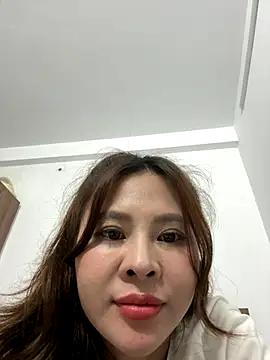 Snapshot of hellela-a chatting on 6, 11, 2025 hellela-a online show from 6, 11, 2025