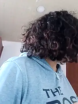 Snapshot of iriss_05 chatting on 21, 11, 2025 iriss 05 online show from 21, 11, 2025