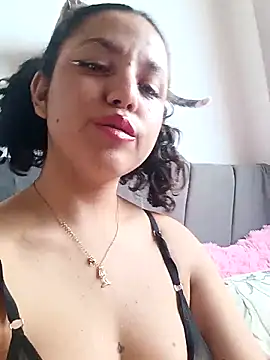 Snapshot of iriss_05 chatting on 25, 11, 2025 iriss 05 online show from 25, 11, 2025