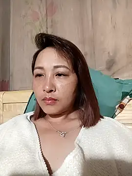 Missa-kute20 online show from 6, 4, 2026