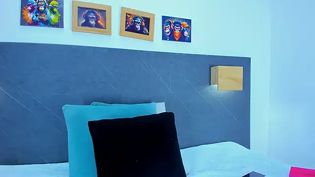 Andhrea Vale online show from 5, 3, 2026