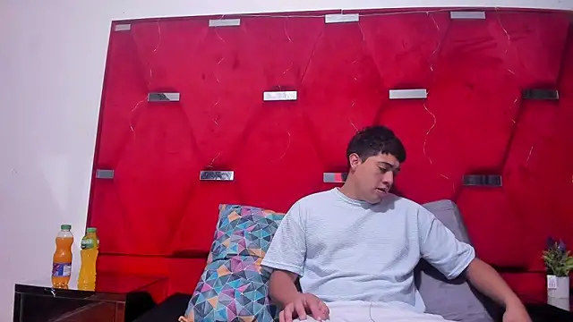 Snapshot of Emmaanddarling chatting on 26, 11, 2025 Emmaanddarling online show from 26, 11, 2025