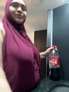 Snapshot of sweetmuslim01 chatting on 24, 1, 2025 sweetmuslim01 online show from 24, 1, 2025