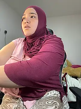 Snapshot of sweetmuslim01 chatting on 17, 2, 2025 sweetmuslim01 online show from 17, 2, 2025