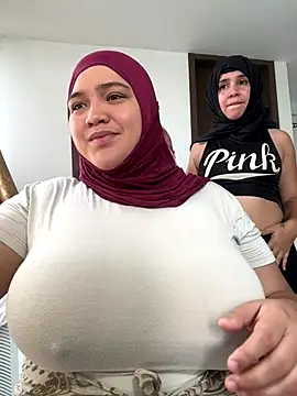 Snapshot of sweetmuslim01 chatting on 13, 12, 2025 sweetmuslim01 online show from 13, 12, 2025