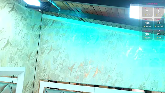 Snapshot of crystal_gilton chatting on 11, 11, 2025 crystal gilton online show from 11, 11, 2025