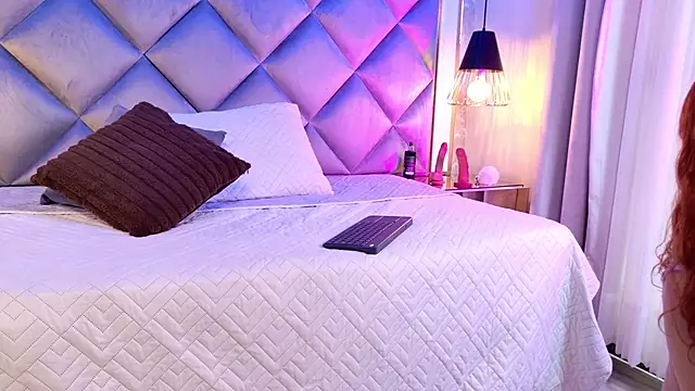 Snapshot of crystal_gilton chatting on 1, 12, 2025 crystal gilton online show from 1, 12, 2025