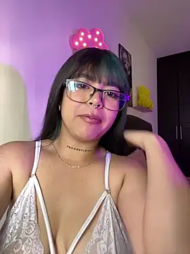 Snapshot of VIOLET_EF chatting on 8, 11, 2025 VIOLET EF online show from 8, 11, 2025