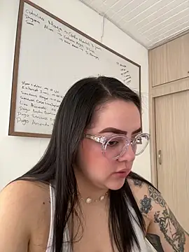 Snapshot of cleo_wale_ chatting on 28, 11, 2025 cleo wale online show from 28, 11, 2025