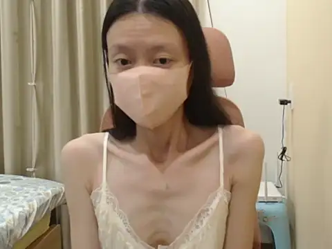 Lil-Cherries online show from 5, 4, 2026